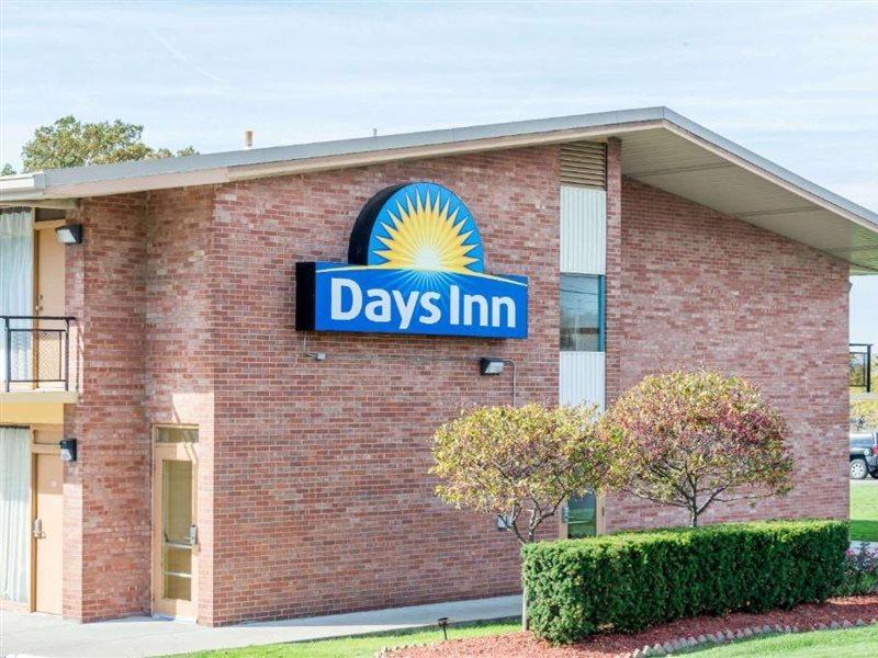 Days Inn By Wyndham Niles Esterno foto