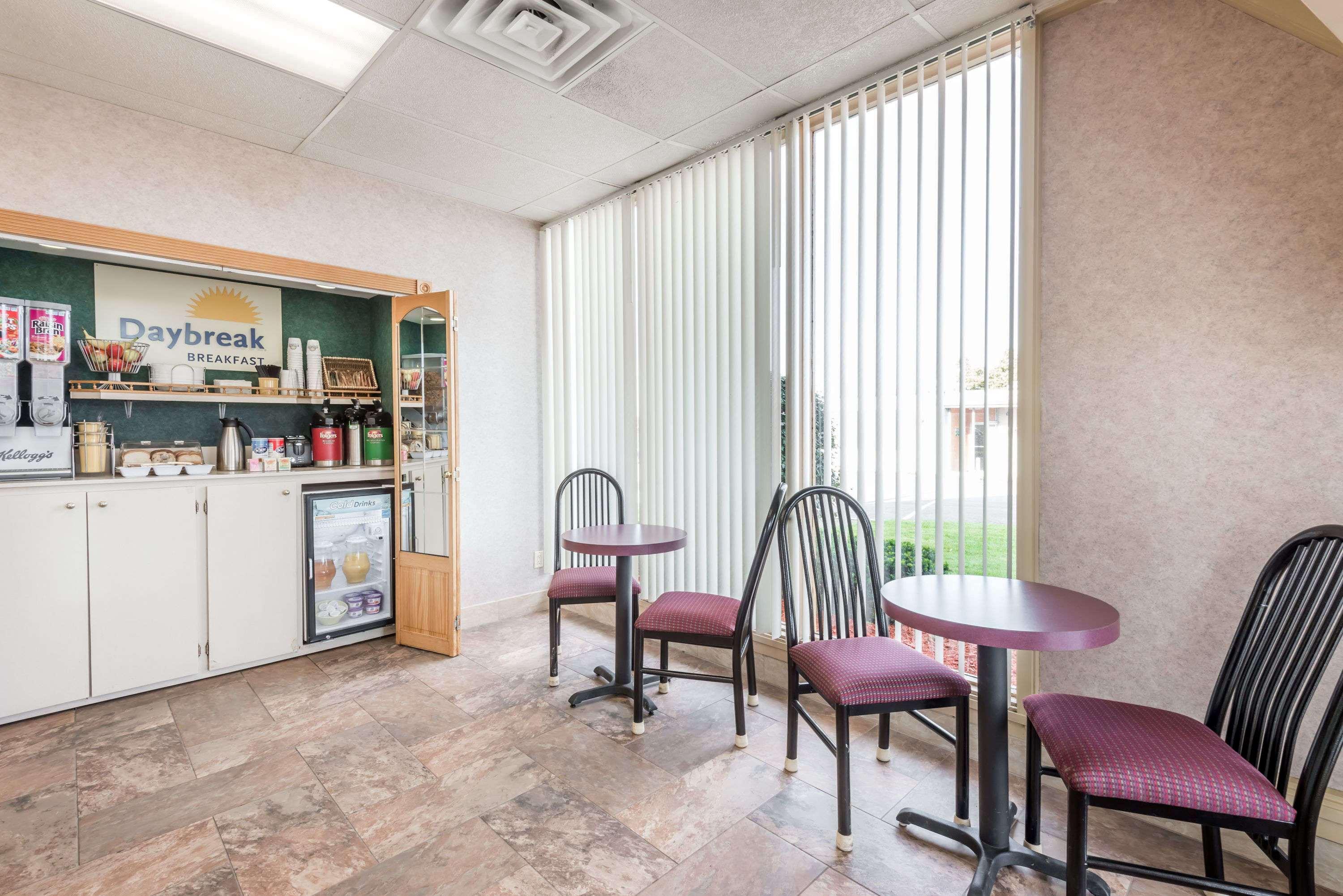 Days Inn By Wyndham Niles Esterno foto